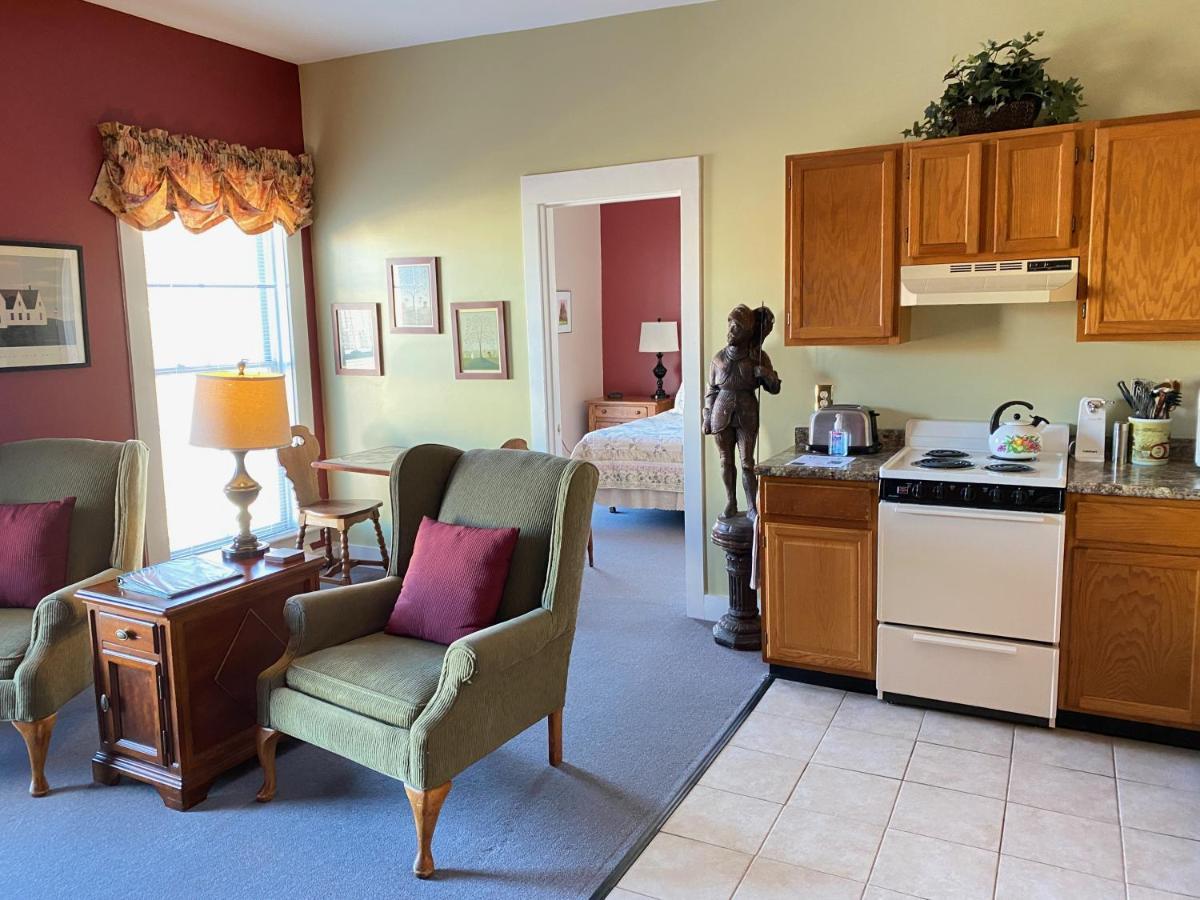 Bristol Suites Екстер'єр фото