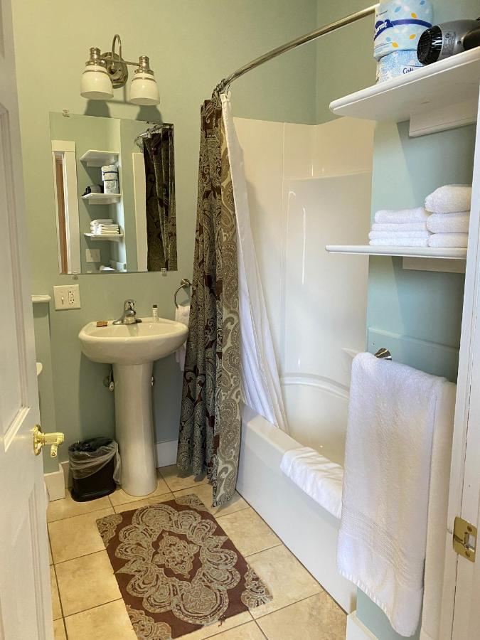 Bristol Suites Екстер'єр фото